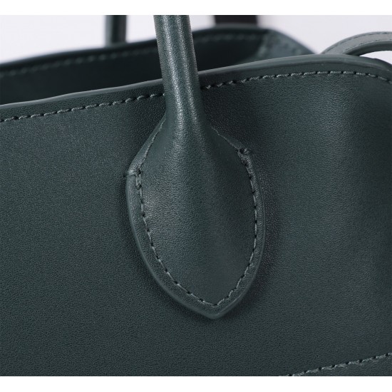 The Row Bags Top Quality
Small:26.20.18
Big:38.26.23