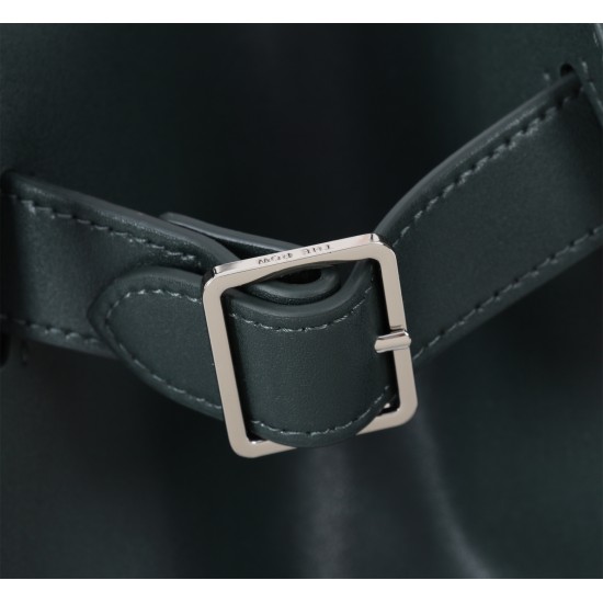 The Row Bags Top Quality
Small:26.20.18
Big:38.26.23