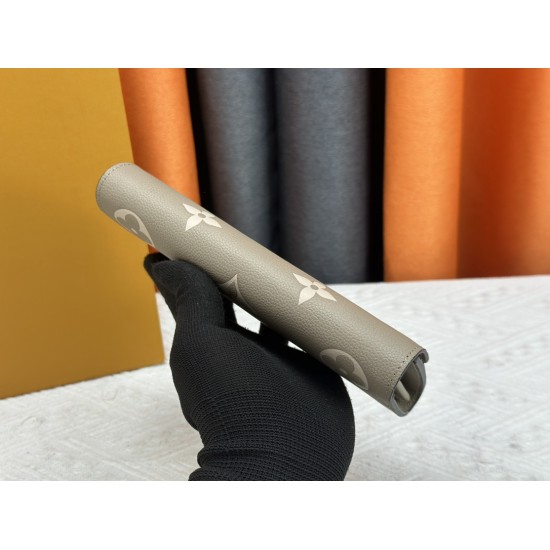 LV Bags High Quality Flip Wallet
