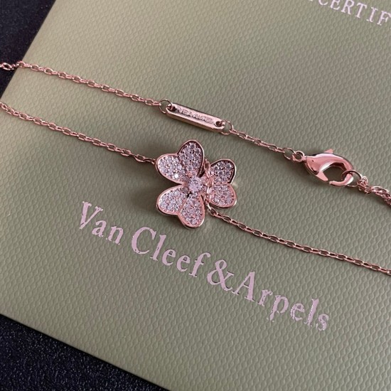 Van Cleef Jewelry Necklace