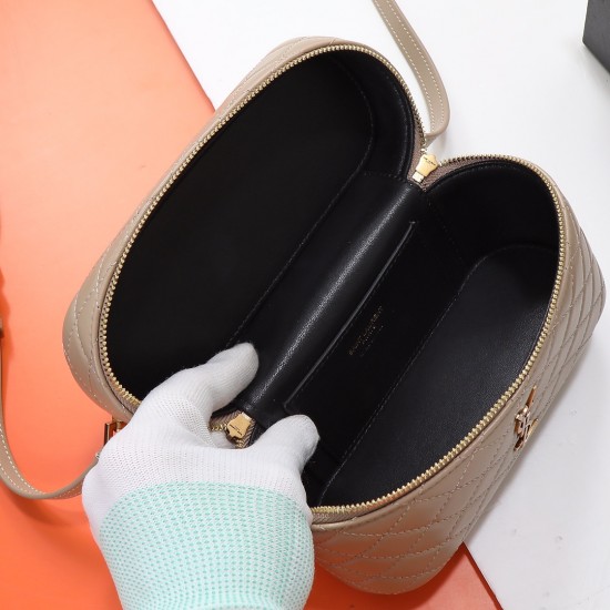 YSL Bags Top Quality
18×11×6.5 cm