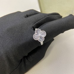 Van Cleef Jewelry High Quality