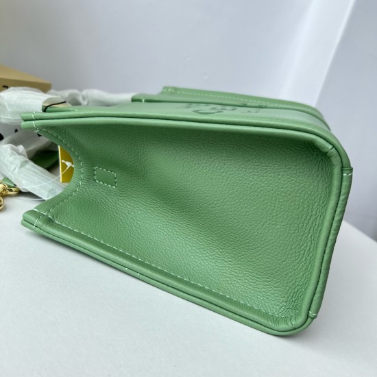 MJ Tote Full leather size: 41 * 34 * 15cm $140 Full leather medium size: 33 * 28 * 13cm $120 Full leather small size: 26 × 20 × 13cm $100 Fabric Large Size: 41 * 34 * 15cm $100 Medium size of fabric: 33 * 28 * 13cm $90 Fabric small size: 26 × 20 × 13cm $8