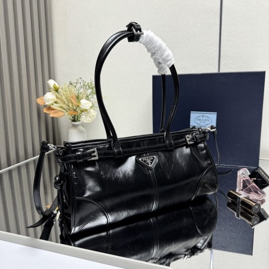 Prada Bags Top Quality
32x15.5x12cm