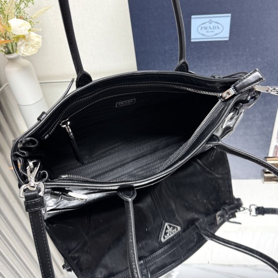 Prada Bags Top Quality
32x15.5x12cm