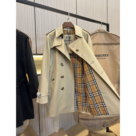 Burberry coat
uk4，6，8，10，12