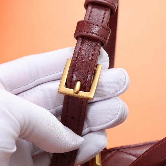 YSL Bags Top Quality
18×11×6.5 cm