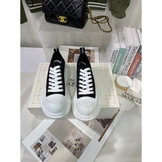 McQueen Shoes High Quality
women 35-40 

men 39-44