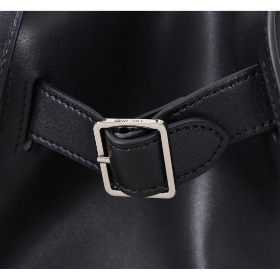 The Row Bags Top Quality
Small:26.20.18
Big:38.26.23