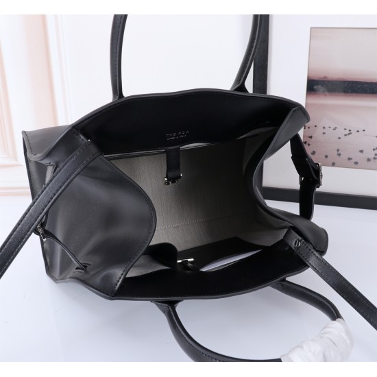 The Row Bags Top Quality
Small:26.20.18
Big:38.26.23