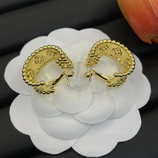 Van Cleef Jewelry High Quality