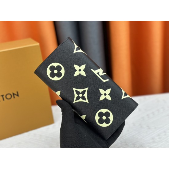 LV Bags High Quality Flip Wallet
