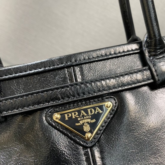 Prada Bags Top Quality
32x15.5x12cm