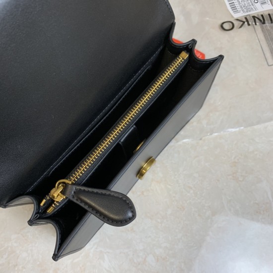 Pinko Bags Top Quality
21x13x6