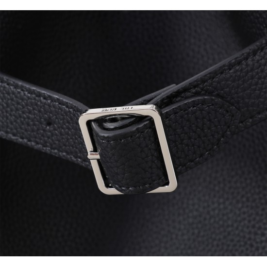 The Row Bags Top Quality
Small:26.20.18
Big:38.26.23