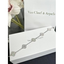 Van Cleef Jewelry Bracelet
