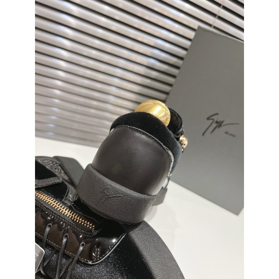 CL Shoes Casual shoes

 Top Quality