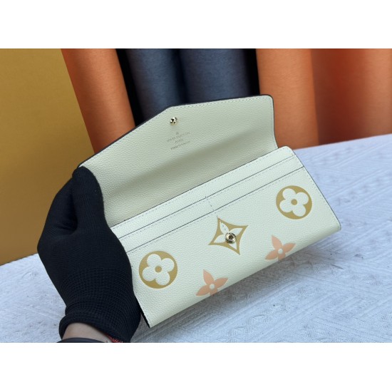 LV Bags High Quality Flip Wallet
