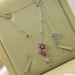 Van Cleef Jewelry Necklace