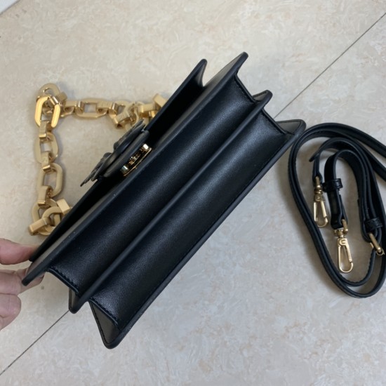 Pinko Bags Top Quality
21x13x6