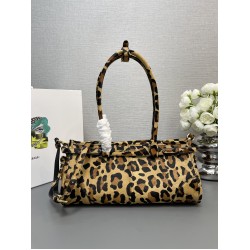 Prada Bags Top Quality
32x15.5x12cm