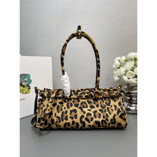 Prada Bags Top Quality
32x15.5x12cm