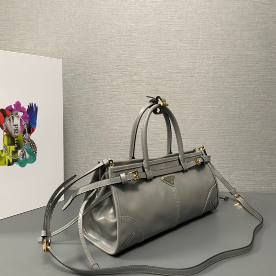 Prada Bags Top Quality
32x15.5x12cm