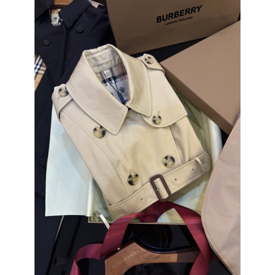 Burberry coat
uk4，6，8，10，12