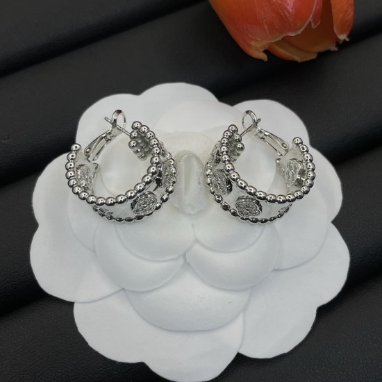 Van Cleef Jewelry High Quality