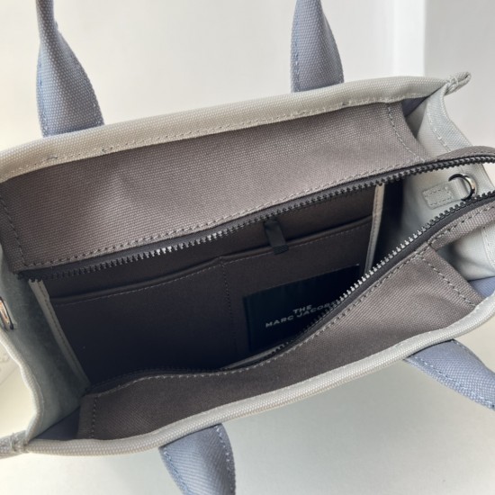 MJ Tote Full leather size: 41 * 34 * 15cm $140 Full leather medium size: 33 * 28 * 13cm $120 Full leather small size: 26 × 20 × 13cm $100 Fabric Large Size: 41 * 34 * 15cm $100 Medium size of fabric: 33 * 28 * 13cm $90 Fabric small size: 26 × 20 × 13cm $8