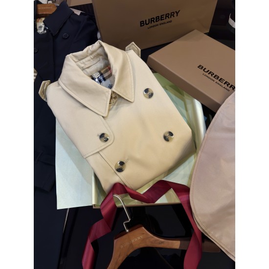 Burberry coat
uk4，6，8，10，12