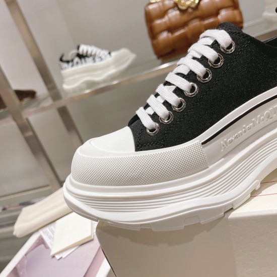 McQueen Shoes High Quality
women 35-40 

men 39-44