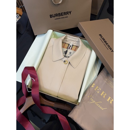 Burberry coat
uk4，6，8，10，12