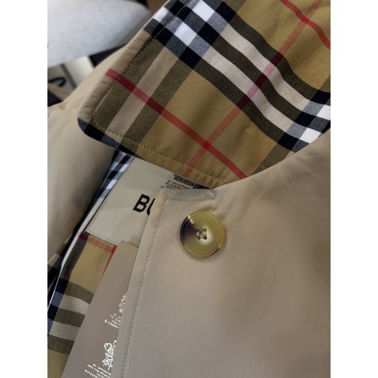Burberry coat
uk4，6，8，10，12