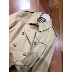 Burberry coat
uk4，6，8，10，12