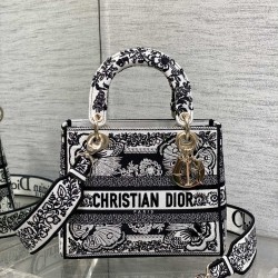 Dior Bags Top Quality
Five Grid