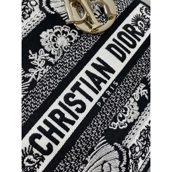 Dior Bags Top Quality
Five Grid