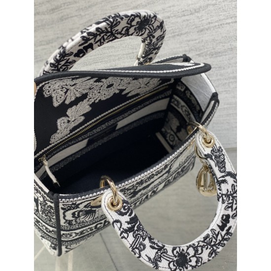 Dior Bags Top Quality
Five Grid