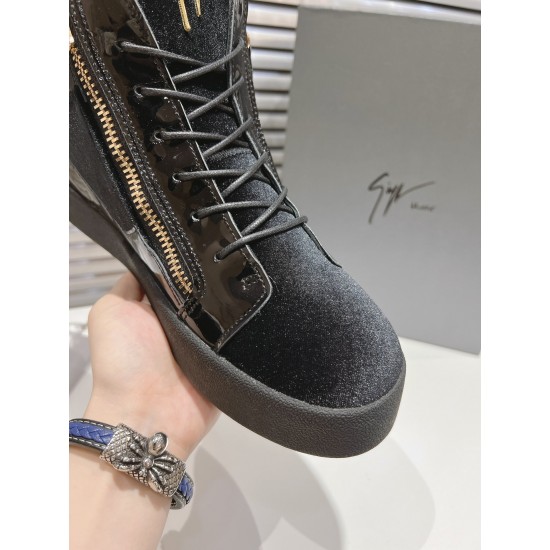 CL Shoes Casual shoes

 Top Quality