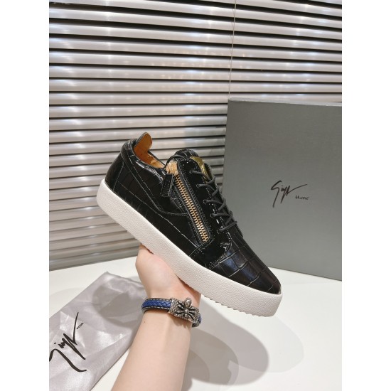 CL Shoes Casual shoes

 Top Quality