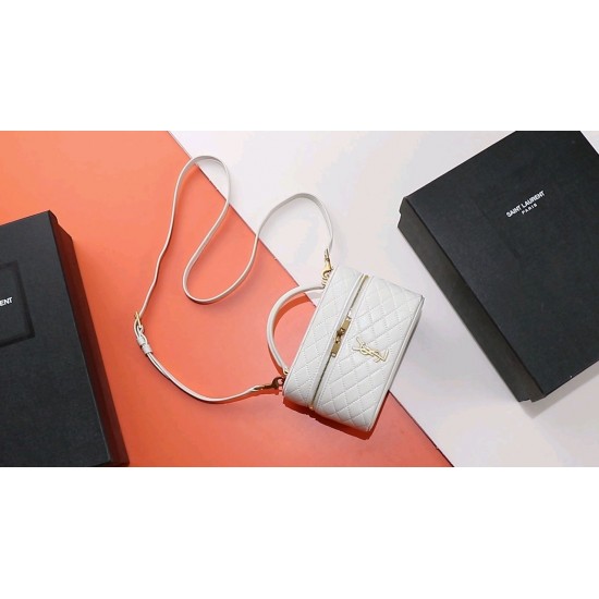 YSL Bags Top Quality
18×11×6.5 cm