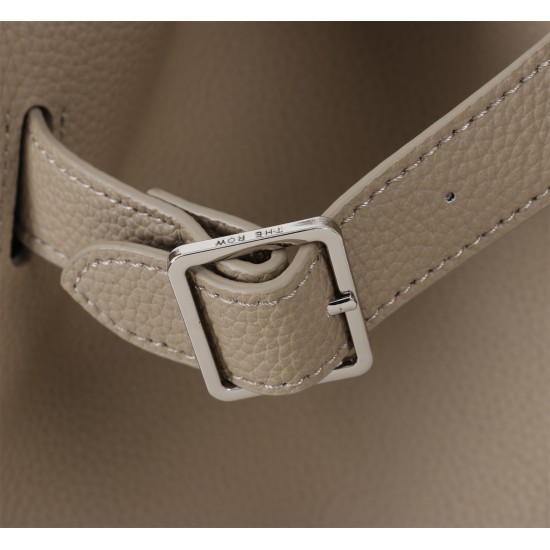 The Row Bags Top Quality
Small:26.20.18
Big:38.26.23