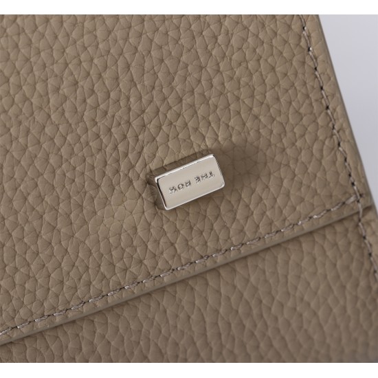 The Row Bags Top Quality
Small:26.20.18
Big:38.26.23