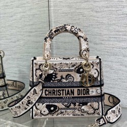 Dior Bags Top Quality
Five Grid