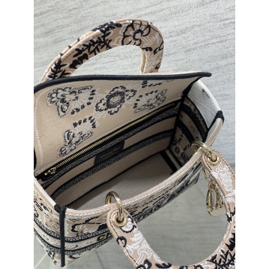 Dior Bags Top Quality
Five Grid