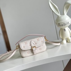 LV Bags Top Quality NANO DIANE
19*10.5*6