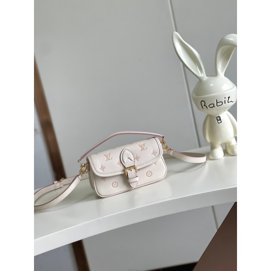 LV Bags Top Quality NANO DIANE
19*10.5*6