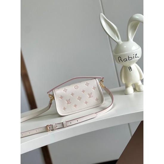 LV Bags Top Quality NANO DIANE
19*10.5*6