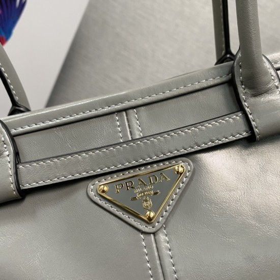 Prada Bags Top Quality
32x15.5x12cm