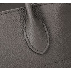 The Row Bags Top Quality
Small:26.20.18
Big:38.26.23